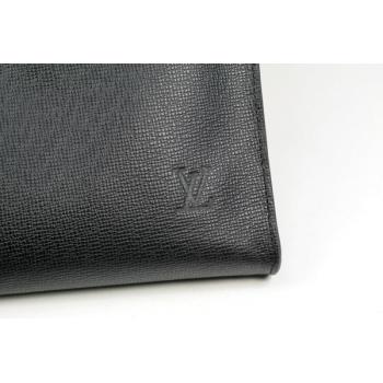 Louis Vuitton Taiga Leather M31062 Medium Briefcase Mens