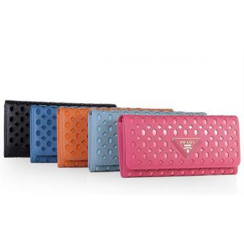 Prada  1141 Ladies Wallet Cow Leather