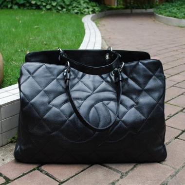 Chanel  bags 35985 Black HandBags Ladies