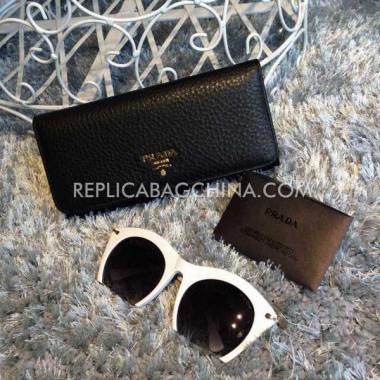 Prada Purse Wallet Calfskin HM07189